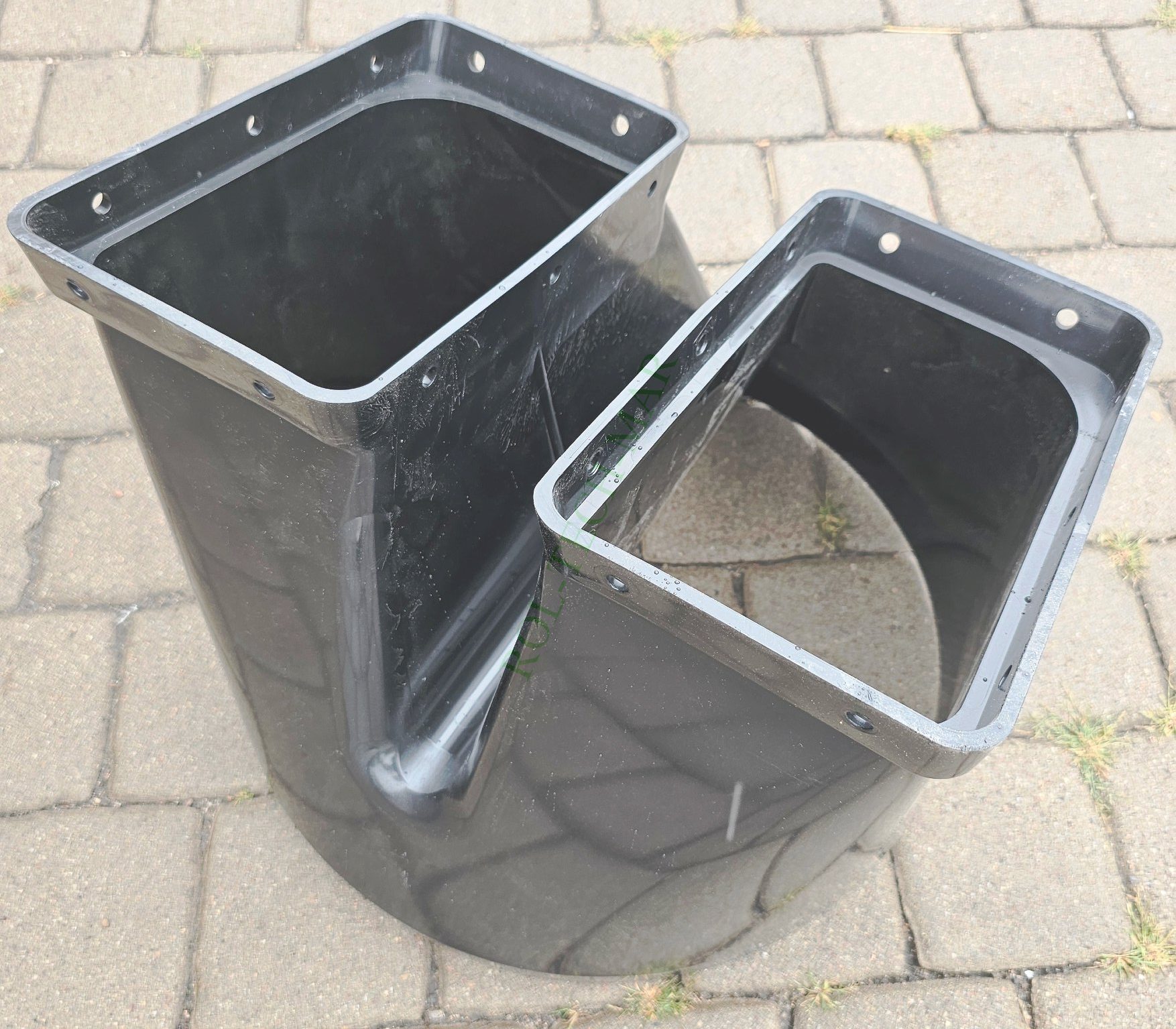 Приемная горловина пластиковая к бункеру с 2-м выходом (без шиберных заслонок)