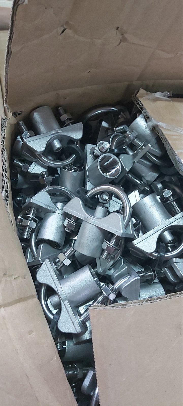 Держатель для поилки (3/4"-1") / Хомут на трубу 3/4