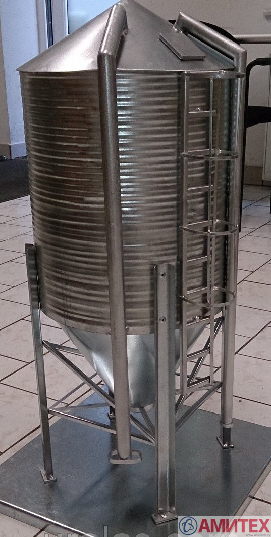 Оцинкованный бункер для корма 4м3