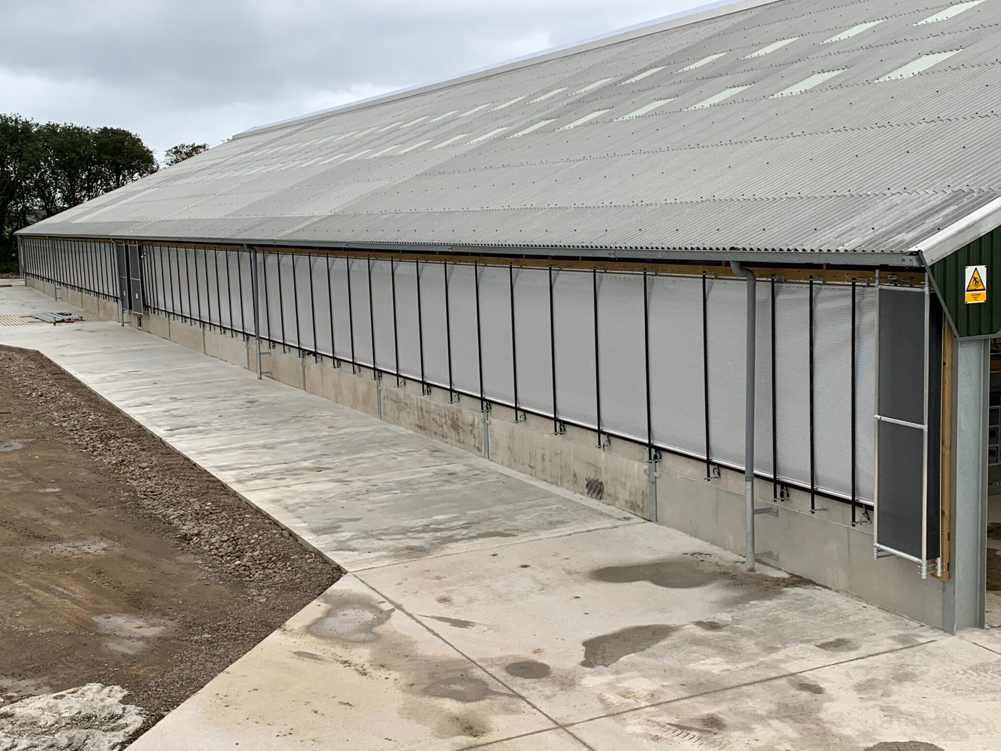 Шторы (жалюзи) вентиляционные для коровника